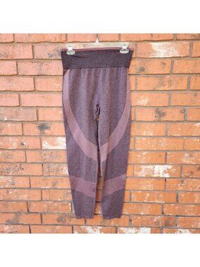 Seamless Leggings Burgundy Ladies Size Large Like New PINK VICTORIA SECRETS